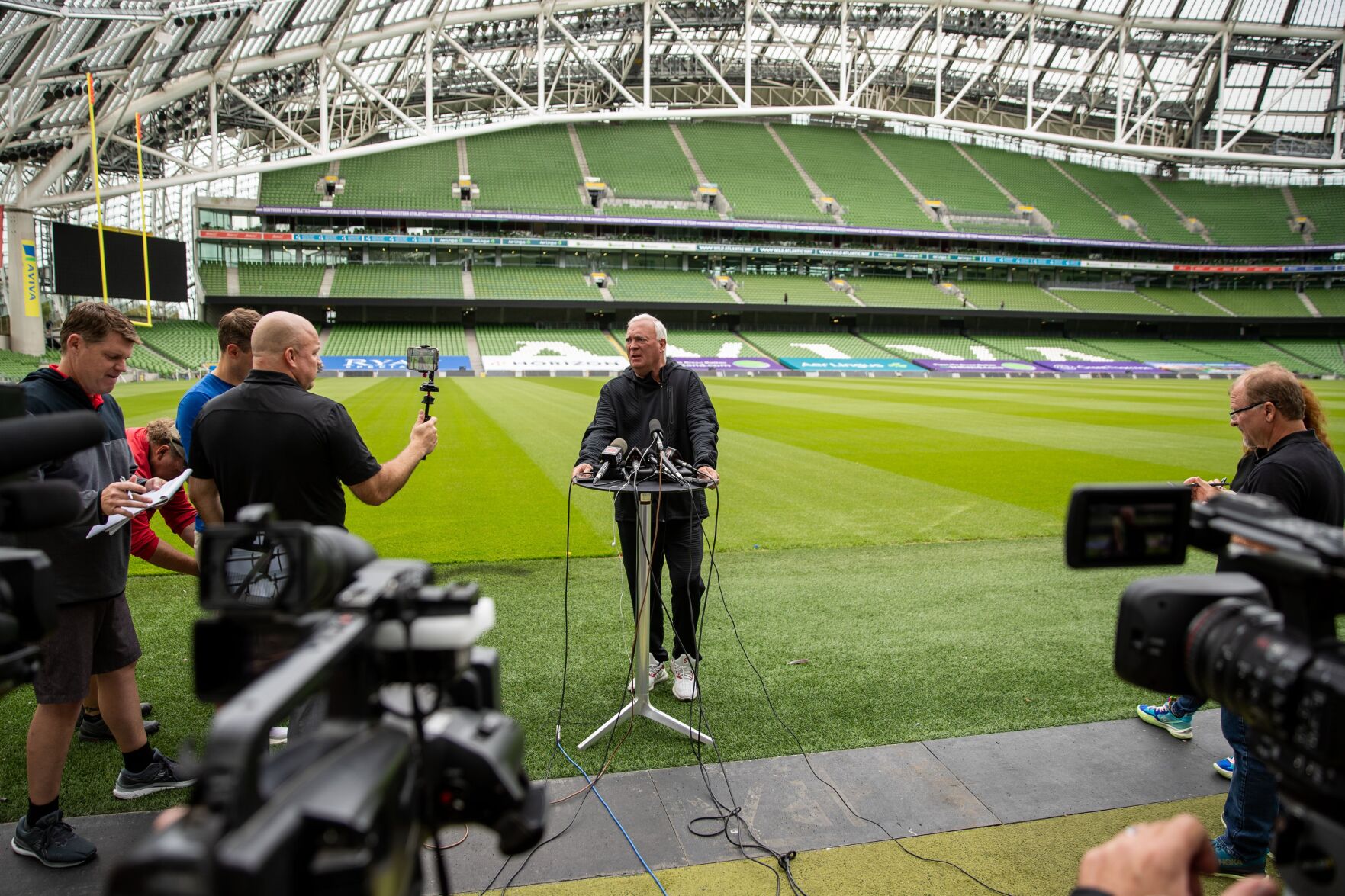 082522-owh-spo-presserireland-ar03.JPG